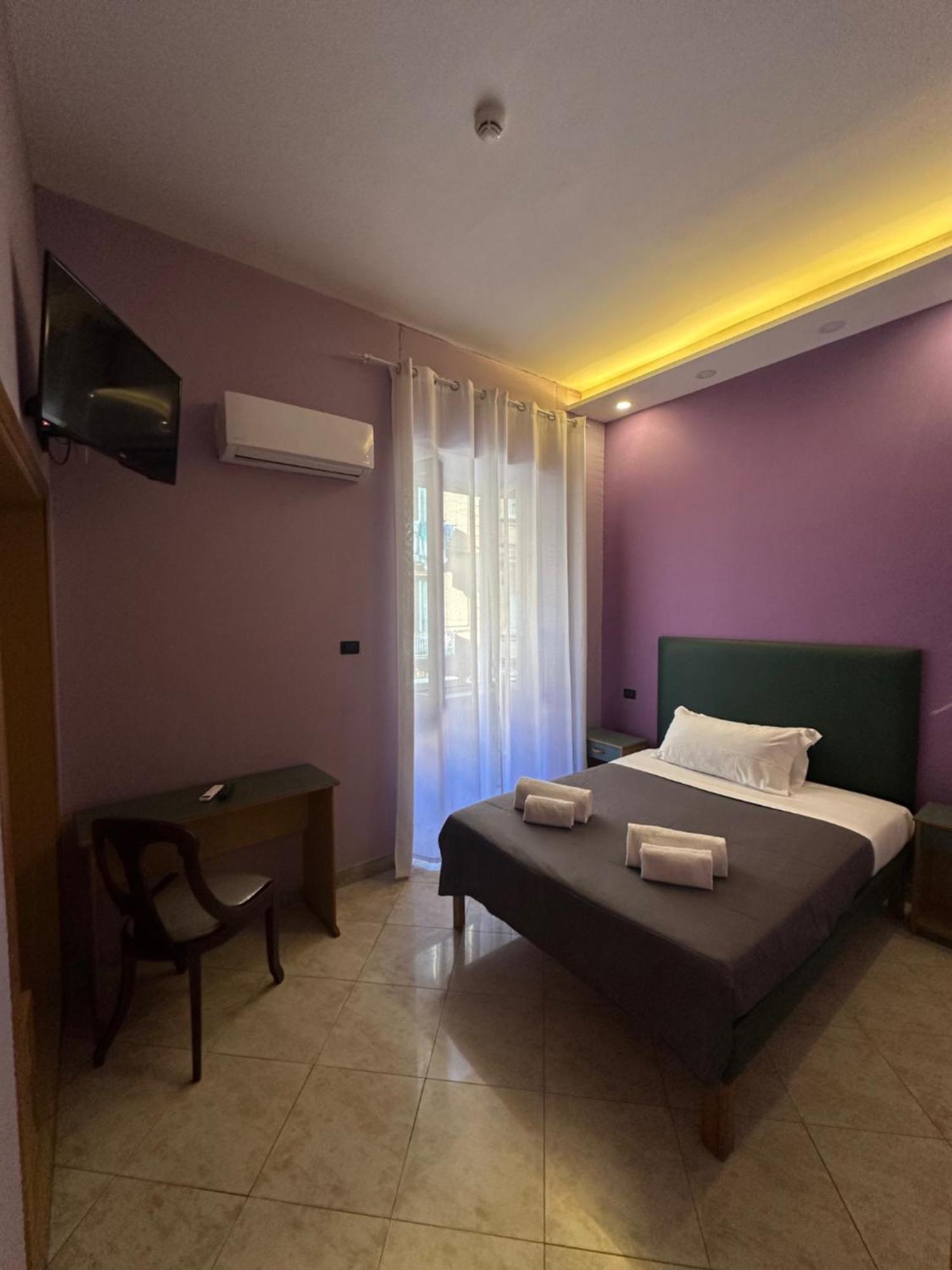Smart Station Hotel Неаполь Экстерьер фото