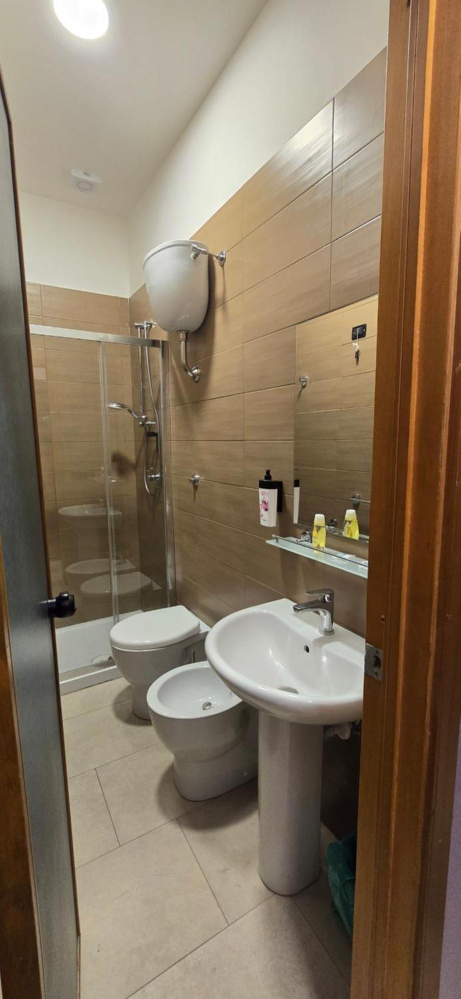 Smart Station Hotel Неаполь Экстерьер фото